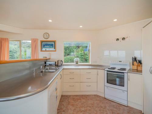Easties Manner - Rings Beach Holiday Home