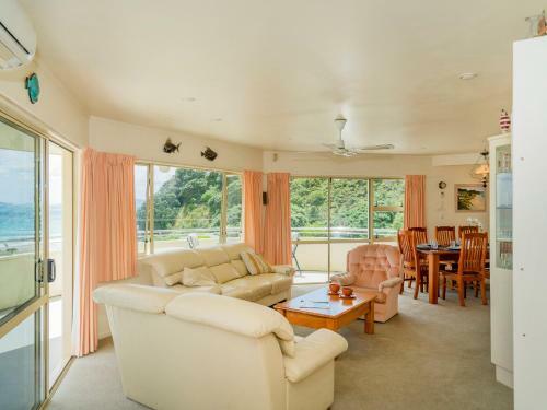 Easties Manner - Rings Beach Holiday Home