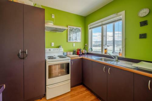 Bayview Beauty - Charteris Bay Holiday Home