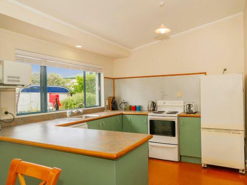 Family Beach Escape - Cooks Beach Holiday Home