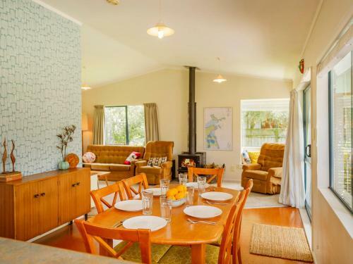 Family Beach Escape - Cooks Beach Holiday Home