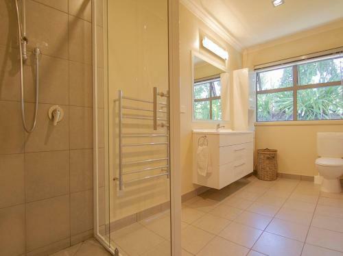 Cooks Getaway - Cooks Beach Holiday Home