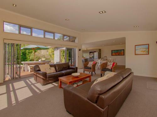 Cooks Getaway - Cooks Beach Holiday Home
