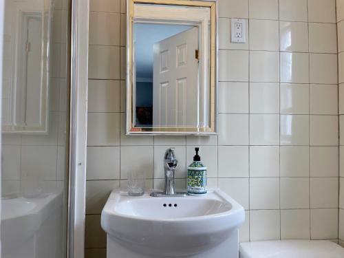 Niagara Fall Holiday Home - Close To The Fall, 3 Mins Drive
