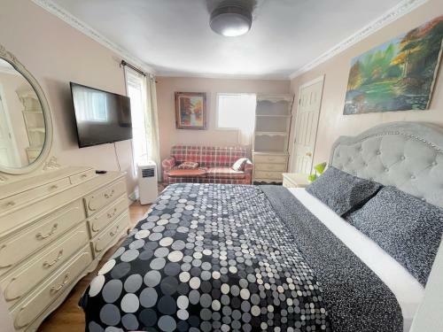 Niagara Fall Holiday Home - Close To The Fall, 3 Mins Drive