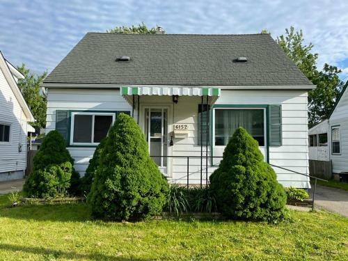 6152 Churchill St, Niagara Falls