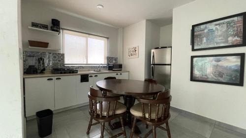 Apartamento A Pie de Playa En Zona Dorada A 5 Min de Malec�n - H1