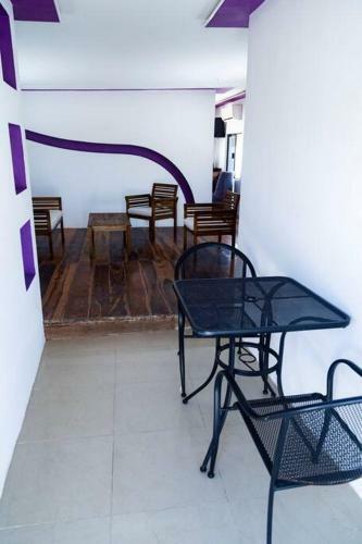 Saasil Second Floor Apartment Overlooking The Caribbean Sea