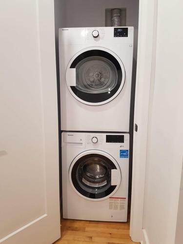 Mile-end Pet Friendly 3rooms Available