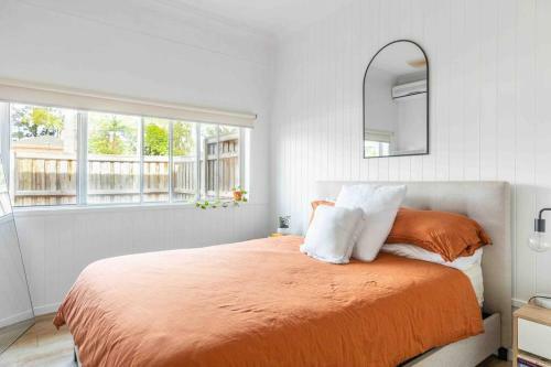 Currumbin Creek Cottage
