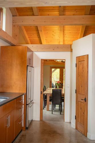 Whyte Mountain Chalet By Revelstoke Vacations