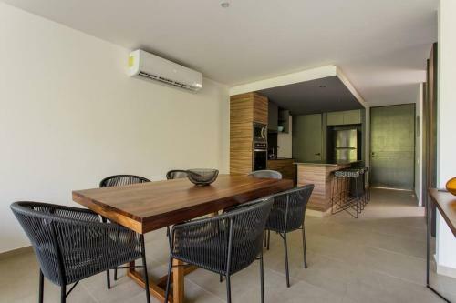 2 Bdrm Fresh View Remodeled Unit Wifi & Parking