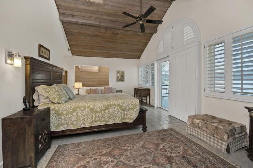 Falcon Haven- Waterfront Home With Spectacular Views
