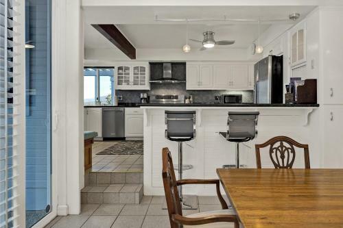 Falcon Haven- Waterfront Home With Spectacular Views
