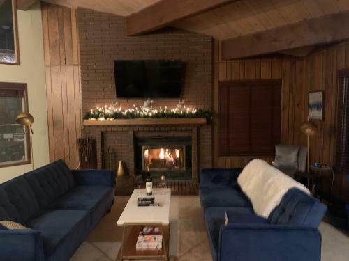 Lake View Chalet
