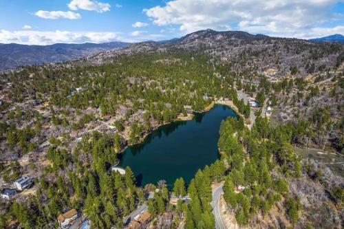 Snow Valley Hideaway