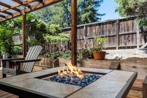 Guerneville Escape Redwoods Deck Bbq Fire Table