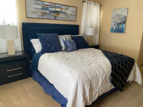 Modern Large Home In Golf Course Community