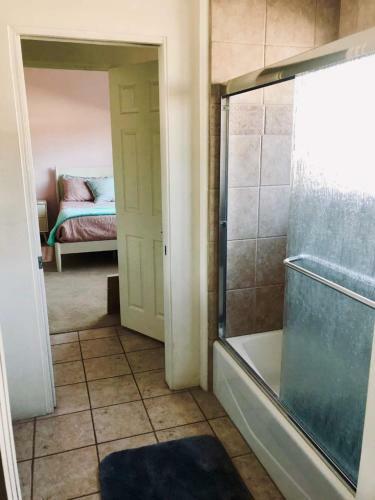 Laquinta Escape