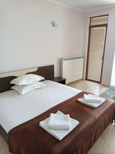 Hostal ????????