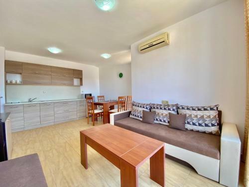 Aqua Dreams - Private Apartment - Bsr