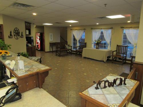 Atria Hotel And Rv