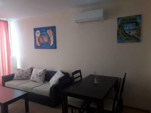 Gradina Sunny Deluxe Apartment