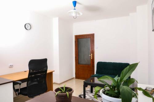 Krichim Apartments,three-bedroom, Large Apartment, Top Center
