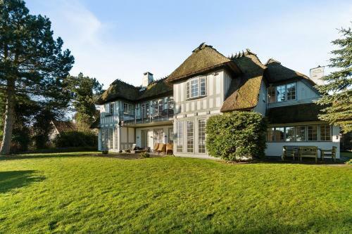 Enchanting Beach Villa Denmark