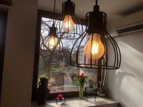 Roman Thermae 2bdrm Sunny Apartment