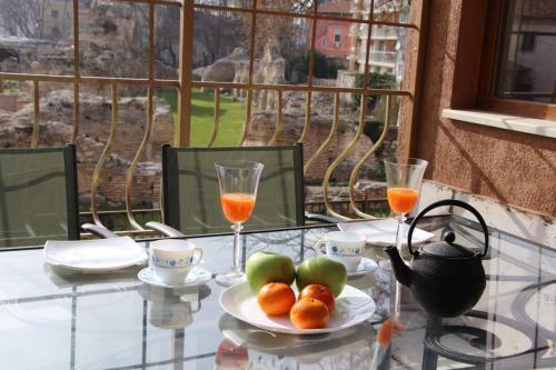 Roman Thermae 2bdrm Sunny Apartment