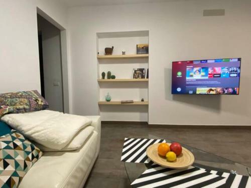 Las Carmenes 2-bed Apartment In Bajamar