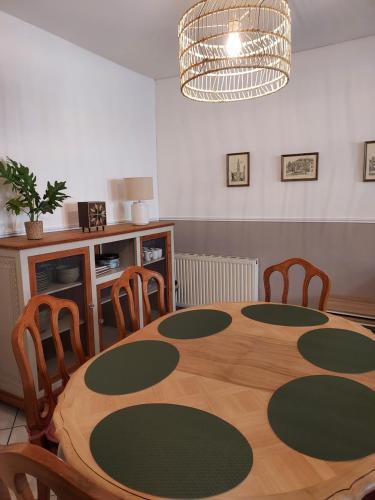 Petite Maison de Ville Au Charme Authentique