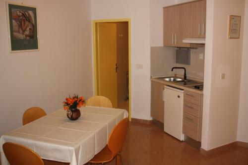 Apartments Tomato