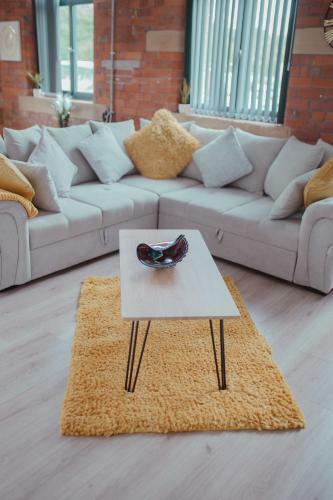 Bv Luxury Apartment Penthouse Conditioning House