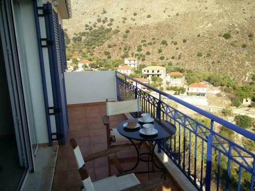 Traditional Sea View Vacation Home In Kourouklata