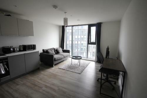 Broad Apartment
