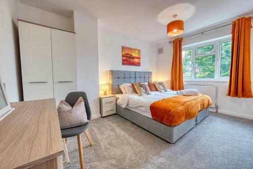 Modern 3 Bedroom 2 Bath House With Parking, Wednesbury, Birmingham
