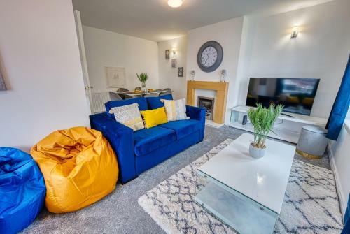 Modern 3 Bedroom 2 Bath House With Parking, Wednesbury, Birmingham