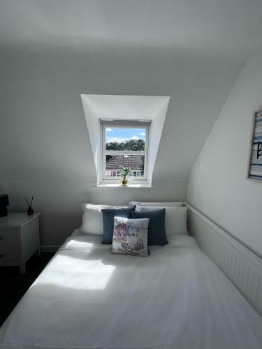 Newly Refurbed Boscombe Beach Apart With Parking