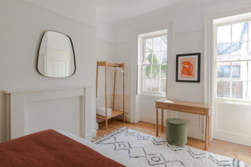 Redcliffe Parade No.9 I Your Apartment