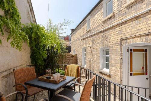 Redcliffe Parade No.9 I Your Apartment