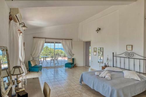 Villa Reiki, Classy Beachfront Home At Lakkopetra