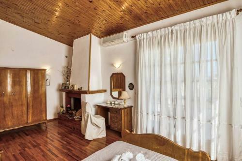 Villa Reiki, Classy Beachfront Home At Lakkopetra
