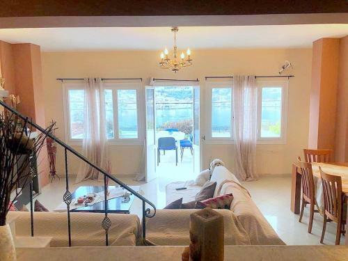 Iliada Luxury House