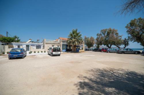 Kiani Apts