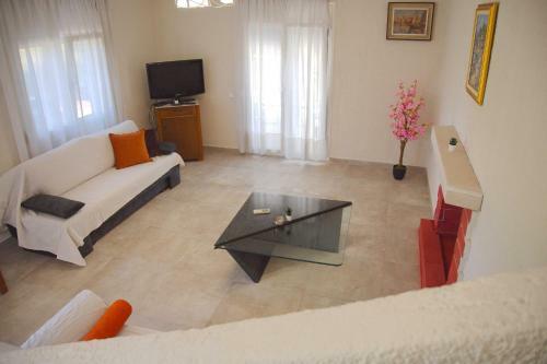 Villa Elina By Golden Residence