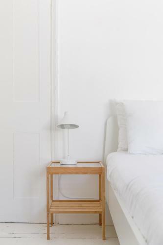 Central Quiet Cottage. Walk To Shops, Bars & Beach