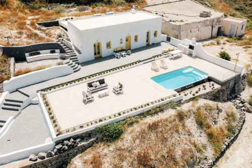 Villa Retreat In Timeless Beauty