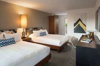 Hotel The Curve Palm Springs